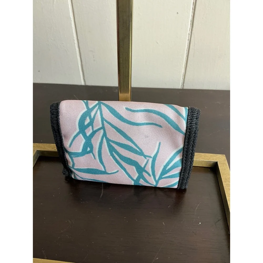 RVCA Wallet Women's Trifold Pink‎ Blue Palm Leaf Print Travel Accessory